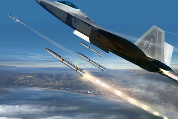 Raytheon Unveils Medium-Range Air-to-Air Missile Project